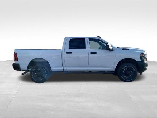 2026 RAM 2500 Tradesman Crew Cab 4x4 6'4' Box