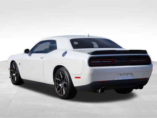 2016 Dodge Challenger R/T Scat Pack