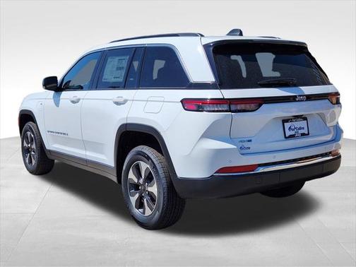 2025 Jeep Grand Cherokee 4xe Base