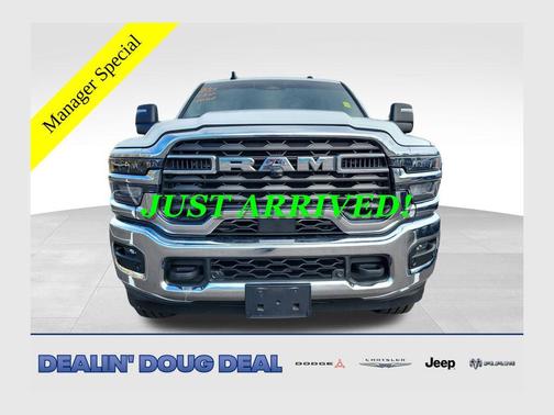 2025 RAM 2500 Tradesman Crew Cab 4x4 8' Box