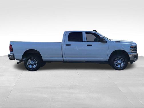 2025 RAM 2500 Tradesman Crew Cab 4x4 8' Box