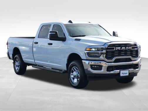 2025 RAM 2500 Tradesman Crew Cab 4x4 8' Box