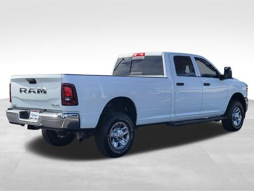 2025 RAM 2500 Tradesman Crew Cab 4x4 8' Box