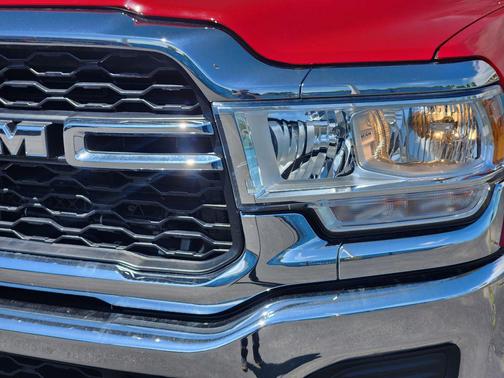 Flame Red Clearcoat 2019 RAM 2500 Tradesman Crew Cab 4x4 6'4' Box