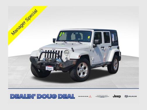 Bright White Clearcoat 2014 Jeep Wrangler Unlimited Sahara