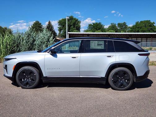 2025 Jeep Wagoneer S Launch Edition