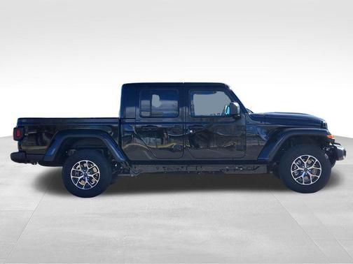 Black Clearcoat 2026 Jeep Gladiator Sport S