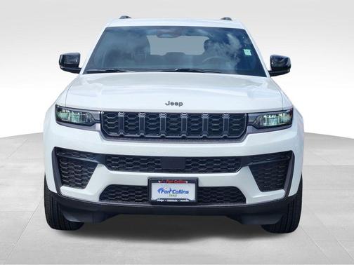 Bright White Clearcoat 2026 Jeep Grand Cherokee Altitude