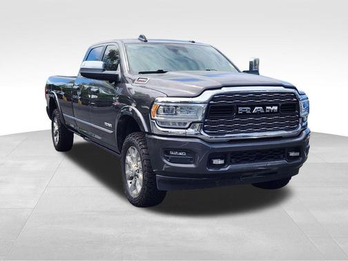Granite Crystal Metallic Clearcoat 2019 RAM 3500 Limited Crew Cab 4x4 8' Box