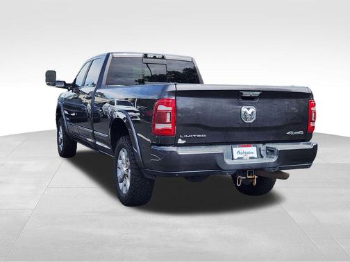 Granite Crystal Metallic Clearcoat 2019 RAM 3500 Limited Crew Cab 4x4 8' Box