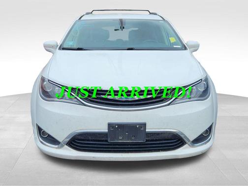 2018 Chrysler Pacifica Hybrid Touring L
