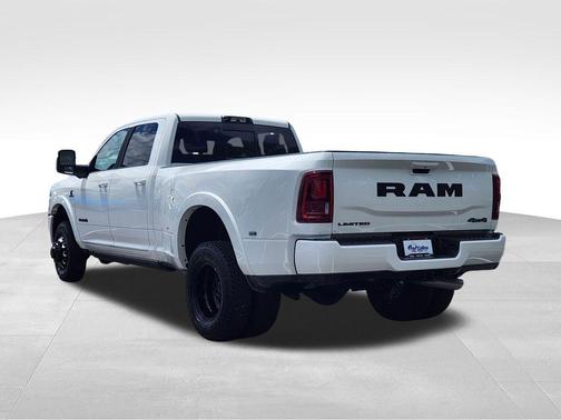 Bright White Clearcoat 2026 RAM 3500 Limited Crew Cab 4x4 8' Box