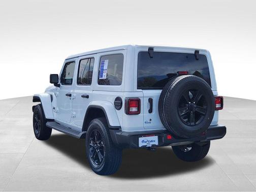 Bright White Clearcoat 2020 Jeep Wrangler Unlimited Sahara