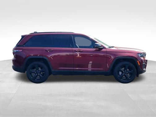 Velvet Red Pearlcoat 2023 Jeep Grand Cherokee Limited