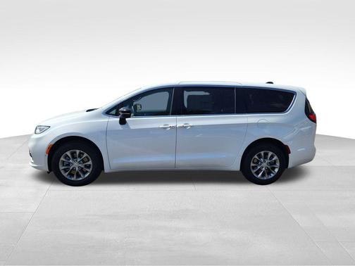 Bright White Clearcoat 2026 Chrysler Pacifica Limited