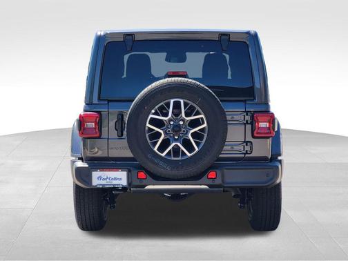 Granite Crystal Metallic Clearcoat 2026 Jeep Wrangler 4-Door Sahara 4x4