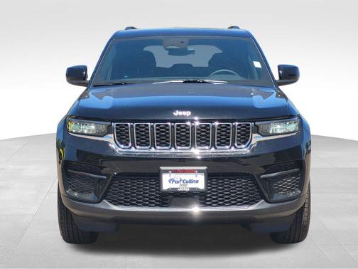 Diamond Black Crystal Pearlcoat 2026 Jeep Grand Cherokee Altitude