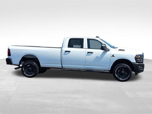 Bright White Clearcoat 2026 RAM 2500 Tradesman Crew Cab 4x4 6'4' Box