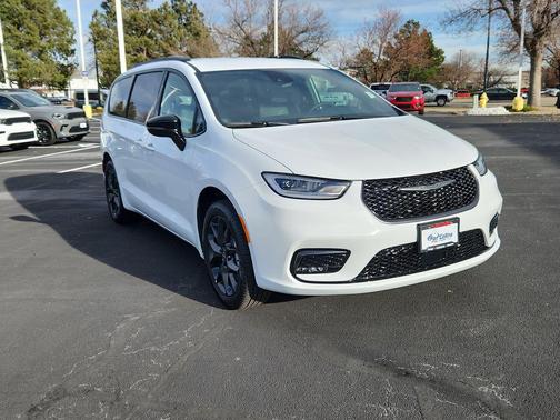 2026 Chrysler Pacifica L
