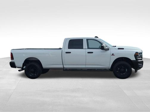2026 RAM 3500 Tradesman Crew Cab 4x4 8' Box