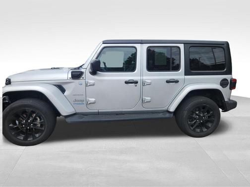 Silver Zynith Clearcoat 2022 Jeep Wrangler Unlimited 4xe Sahara