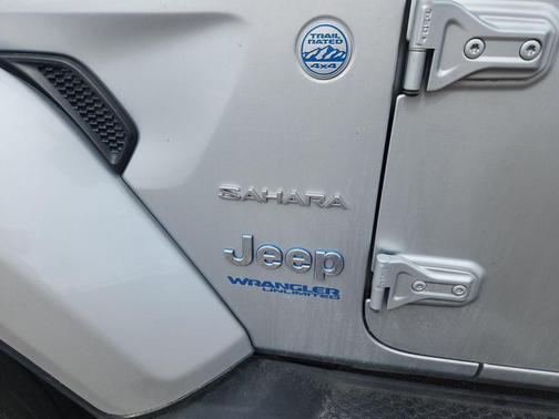 Silver Zynith Clearcoat 2022 Jeep Wrangler Unlimited 4xe Sahara