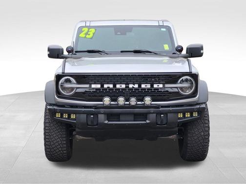 Iconic Silver Metallic 2023 Ford Bronco Wildtrak