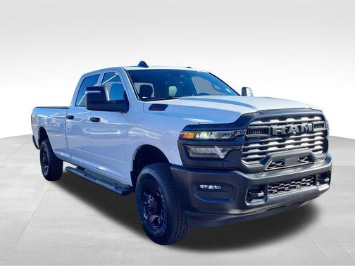 2026 RAM 3500 Tradesman Crew Cab 4x4 8' Box