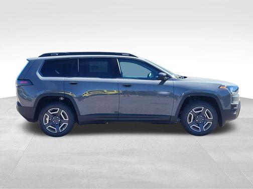 Sting-Gray Clearcoat 2026 Jeep Cherokee Laredo