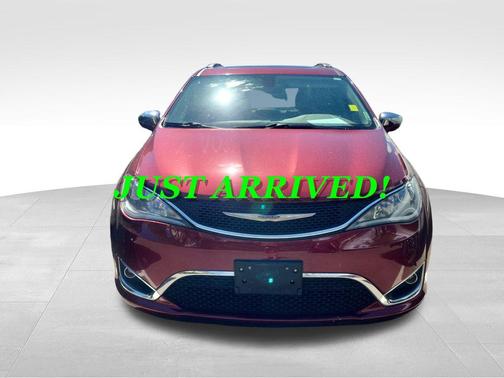 Velvet Red Pearlcoat 2017 Chrysler Pacifica Limited