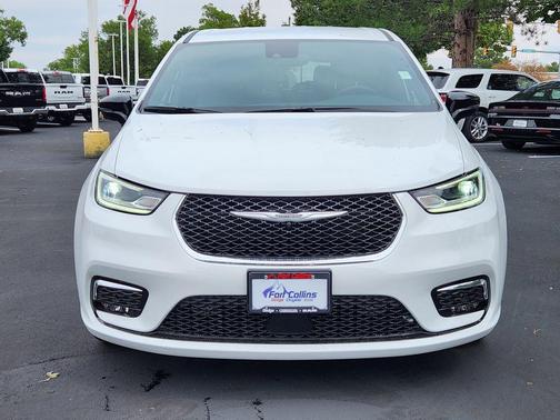 2026 Chrysler Pacifica L