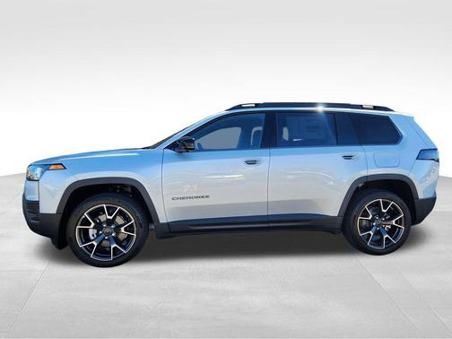 Silver Zynith Clearcoat 2026 Jeep Cherokee Overland