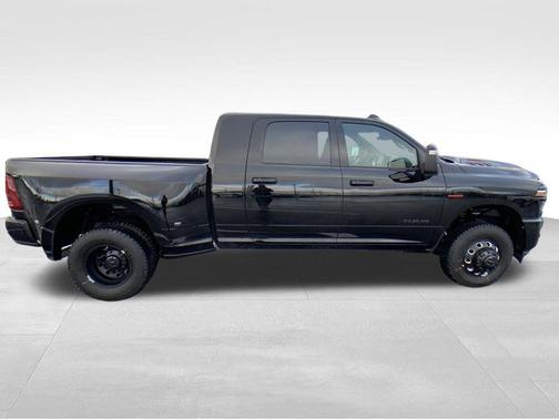 Diamond Black Crystal Pearlcoat 2026 RAM 3500 Laramie Mega Cab 4x4 6'4' Box