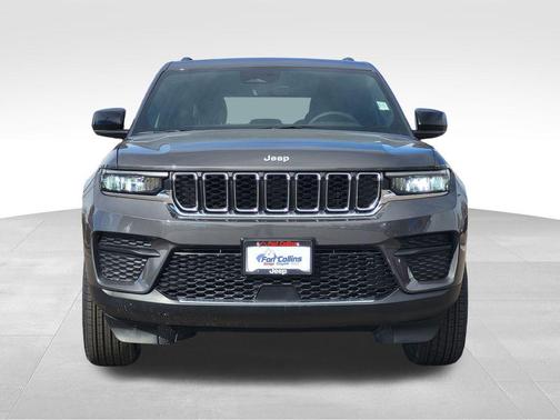 Baltic Gray Metallic Clearcoat 2026 Jeep Grand Cherokee Laredo