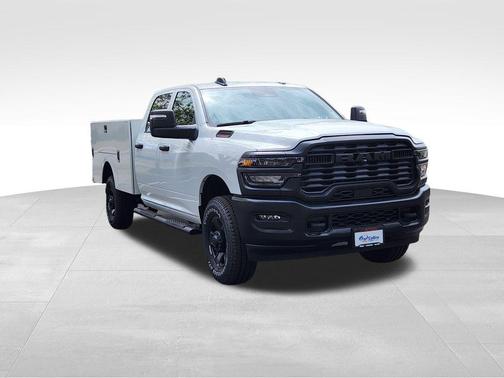 Bright White Clearcoat 2026 RAM 2500 Tradesman Crew Cab 4x4 8' Box
