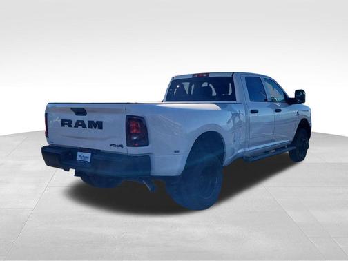 2026 RAM 3500 Tradesman Crew Cab 4x4 8' Box