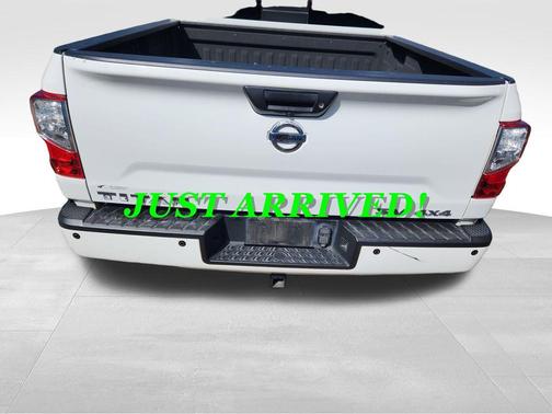 2017 Nissan Titan SV