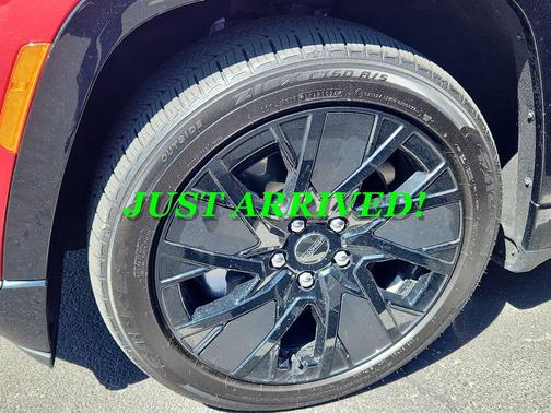 Red Hot Pearlcoat 2024 Jeep Wagoneer S Launch Edition