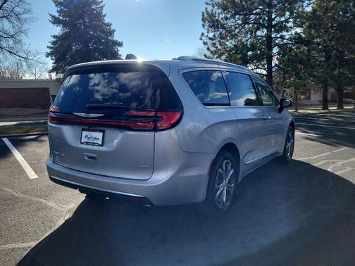 2026 Chrysler Pacifica L