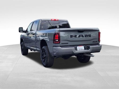 Ceramic Gray Clearcoat 2026 RAM 2500 Big Horn Crew Cab 4x4 6'4' Box