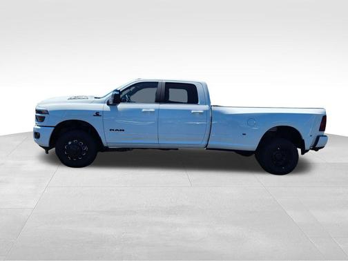 Bright White Clearcoat 2026 RAM 3500 Laramie Crew Cab 4x4 8' Box