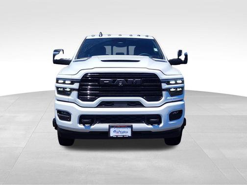 Bright White Clearcoat 2026 RAM 3500 Laramie Crew Cab 4x4 8' Box
