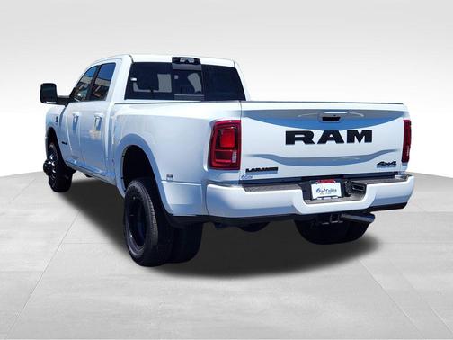 Bright White Clearcoat 2026 RAM 3500 Laramie Crew Cab 4x4 8' Box