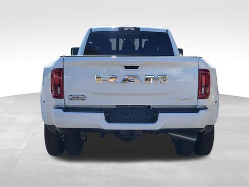 Bright White Clearcoat 2027 RAM 3500 Limited