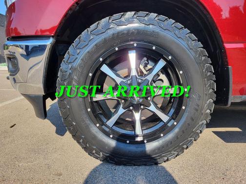 Delmonico Red Pearlcoat 2020 RAM 1500 Big Horn/Lone Star