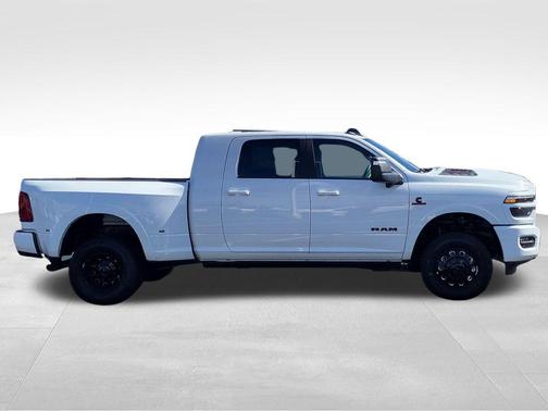 2026 RAM 3500 Limited Mega Cab 4x4 6'4' Box