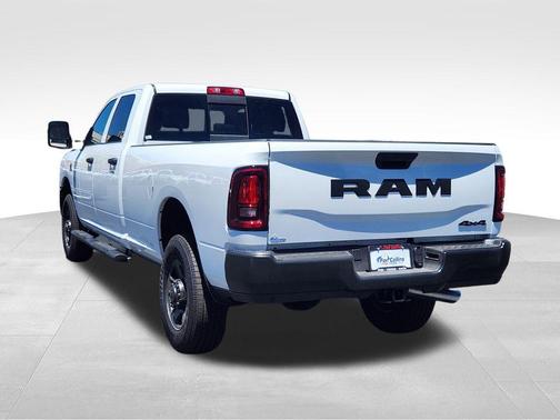 Bright White Clearcoat 2026 RAM 2500 Tradesman Crew Cab 4x4 8' Box