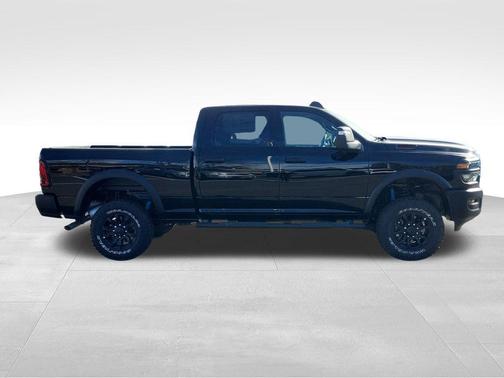 2026 RAM 2500 Tradesman Crew Cab 4x4 6'4' Box