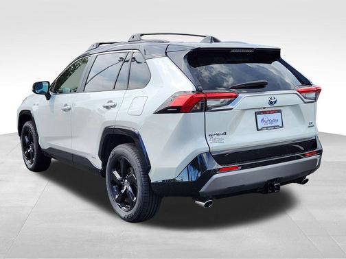 2020 Toyota RAV4 Hybrid SE