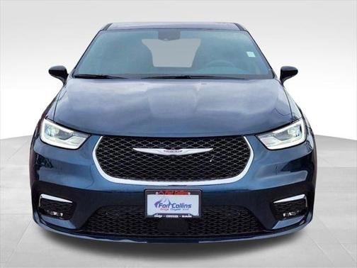 2025 Chrysler Pacifica Hybrid Select